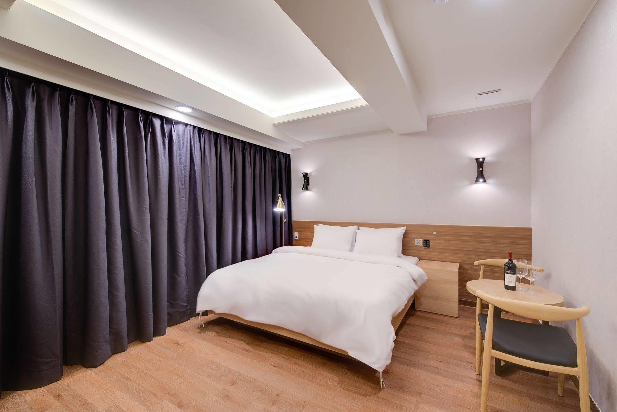 M Hotel Seoul Exterior photo