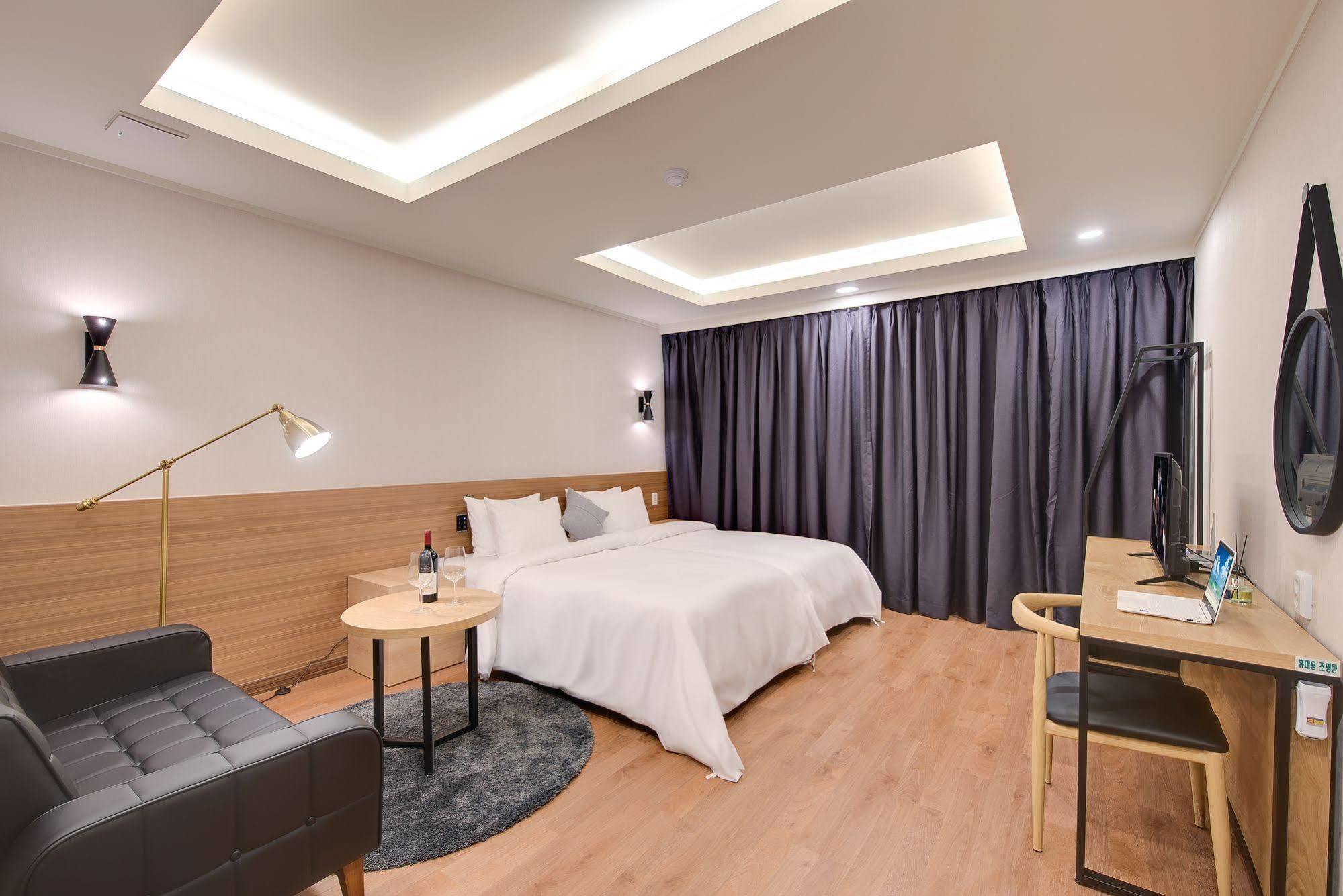 M Hotel Seoul Exterior photo