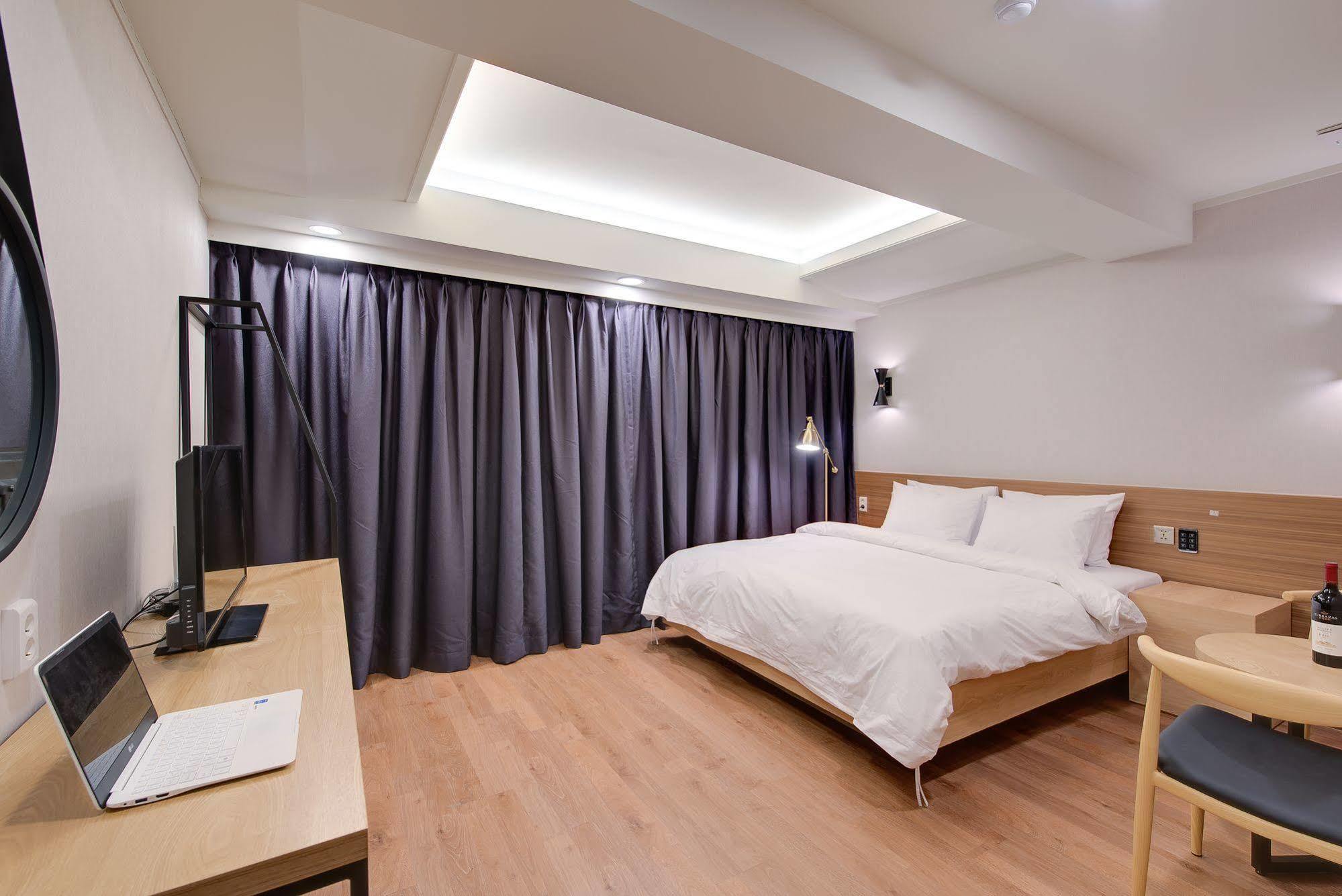 M Hotel Seoul Exterior photo